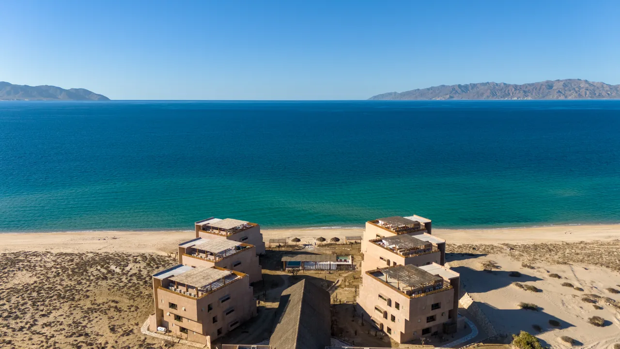 AMINA Wind Resort
